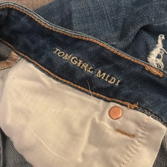 American Eagle Outfitters Frayed Hem Blue Jean Shorts - Picture 3 of 5